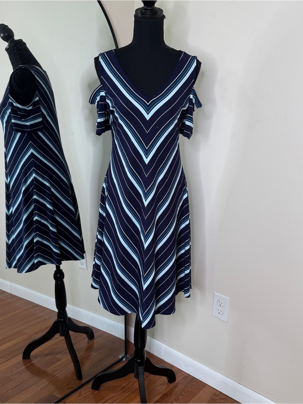 White House Black Market Cold Shoulder Chevron Striped Dress Navy Size M